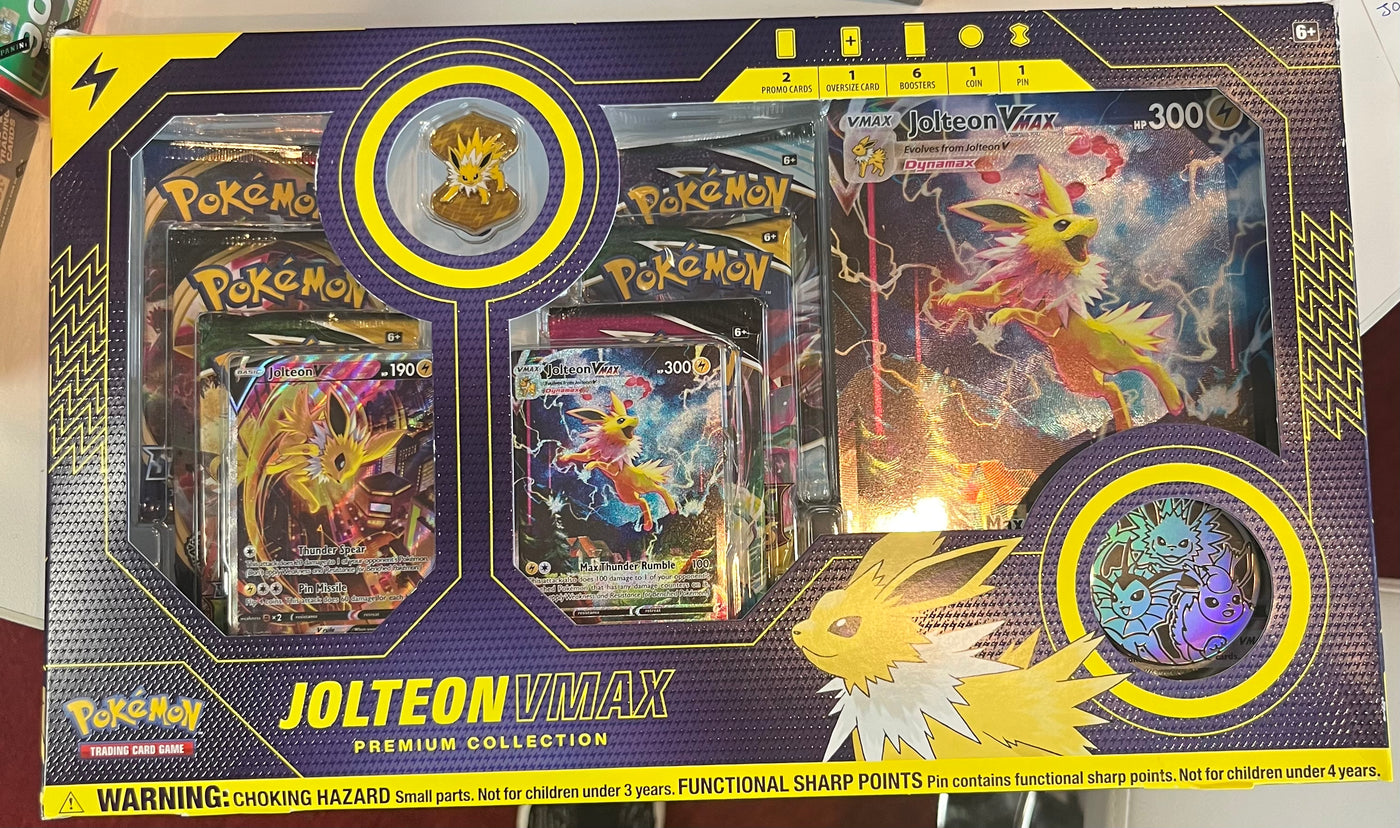 Pokémon Jolteon Vmax Premium Collection
